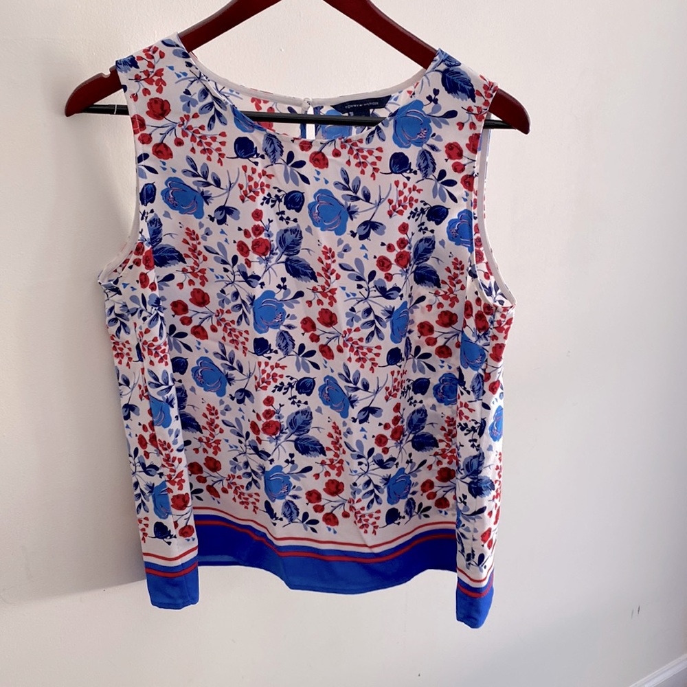 Tommy Hilfiger. Floral Pattern. Large. Perfect Condition.